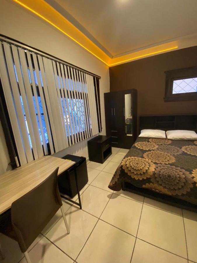 Roomies Hostel Centro Medico Мехико Экстерьер фото