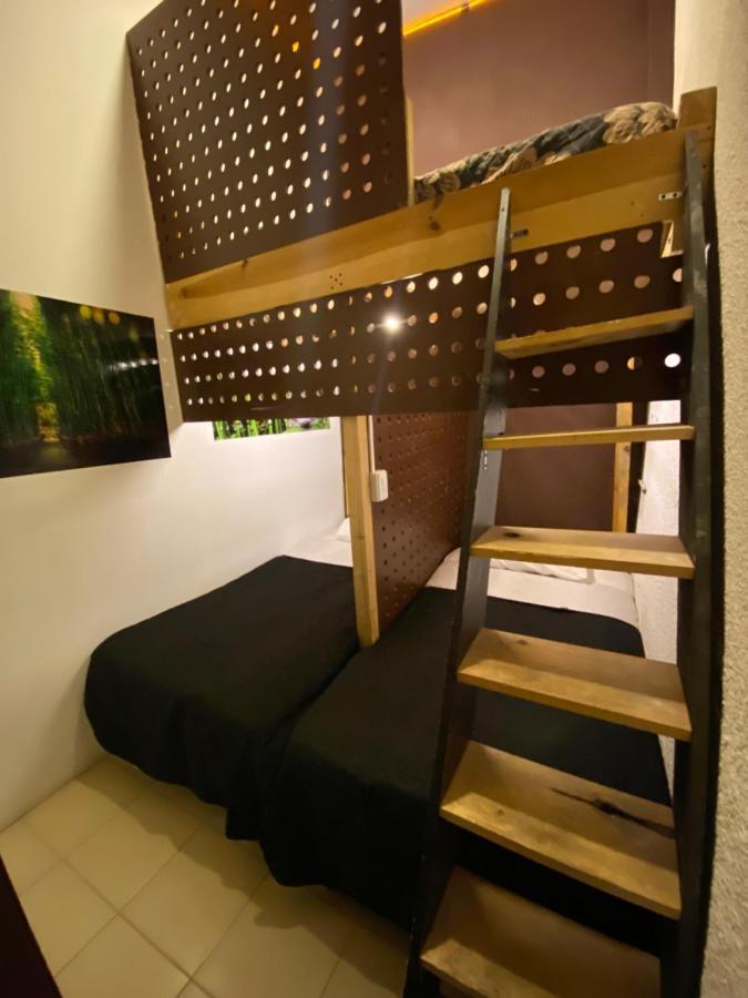 Roomies Hostel Centro Medico Мехико Экстерьер фото